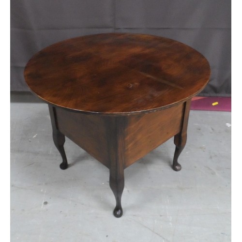 1178 - Circular side table and a nest of three tables (2)