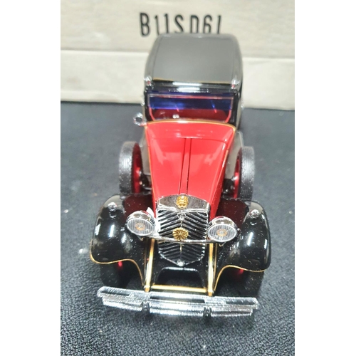 140 - Franklin Mint (Boxed - as new) 1/24 Scale 251022M - 1935 Mercedes Benz 770 Grosser - Red/Black