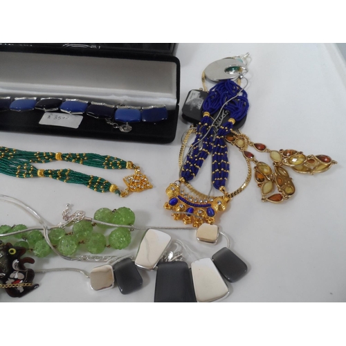 15 - Quantity of good quality, mainly as new, ladies costume necklaces