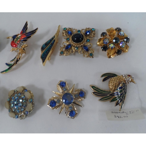 17 - Nine fine quality ladies brooches (9)
