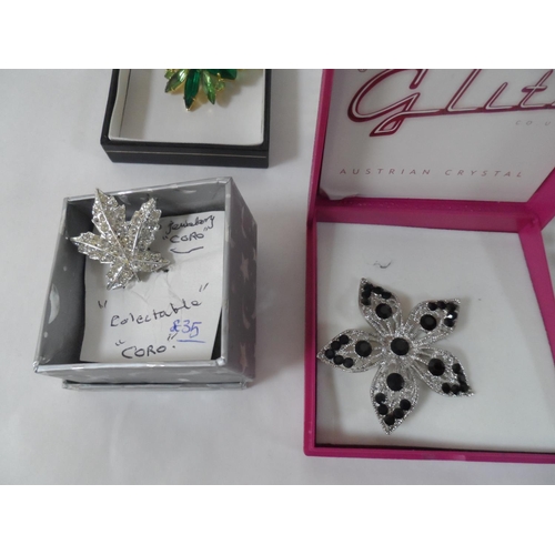 19 - Quantity of fine quality, as new, ladies brooches (Qty)