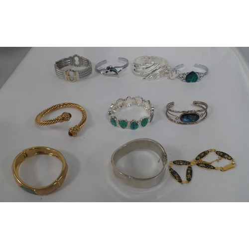 23 - Ten fine quality ladies costume bracelets (10)