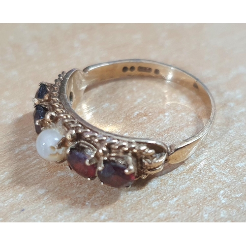 81 - 9ct Rose gold ring with central pearl flanked by 2 Garnets to either side,

3.5 grams gross         ... 