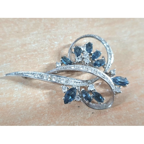 99 - Ornate 925 silver flower brooch in presentation box