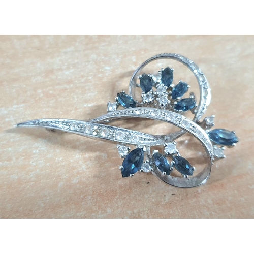 99 - Ornate 925 silver flower brooch in presentation box