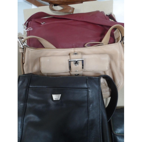 130 - Four designer handbags & a purse, mostly unused, as new, all by Tula (5)