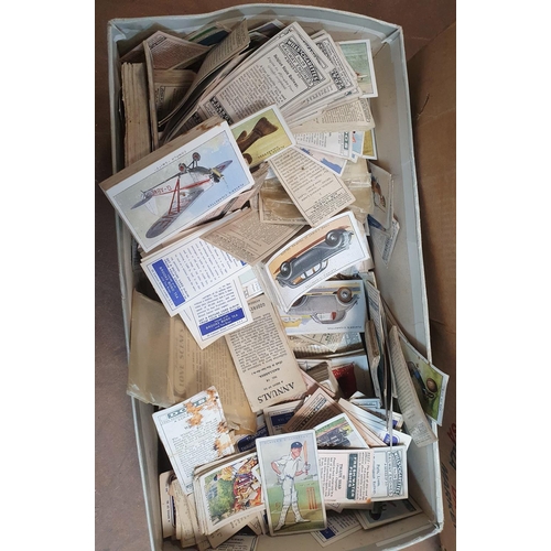 162 - Large quantity of cigarette cards together with some fridge magnets etc (Qty)