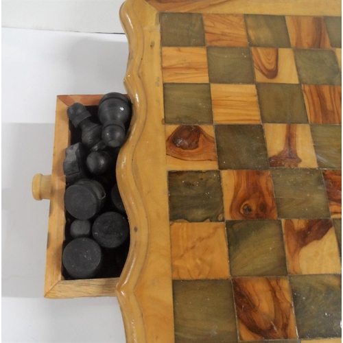 184 - One-piece chess board with drawers for the chess pieces on raised feet