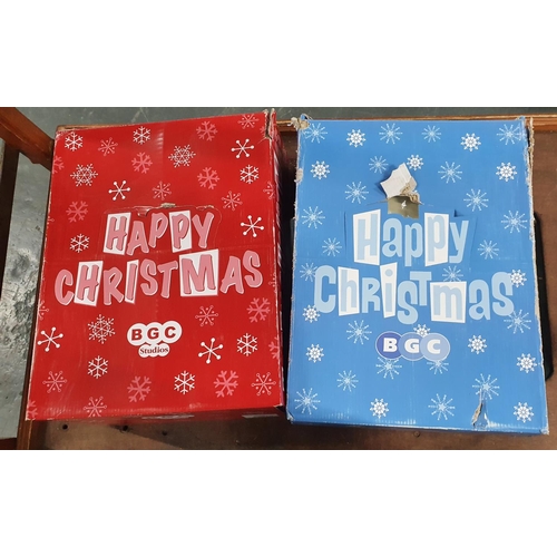 255 - Large quantity of, as new, greetings cards and a small quantity of new gift bags (2 boxes)