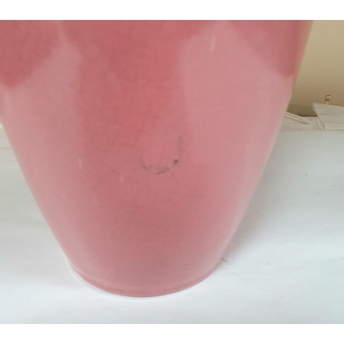 322 - Collection of good quality 20thC ceramics including a pink Bretby vase (Qty)