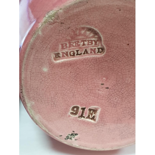 322 - Collection of good quality 20thC ceramics including a pink Bretby vase (Qty)