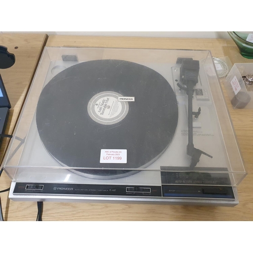 1199 - Vintage Pioneer auto-return stereo turntable