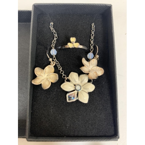 225 - 925 silver flower necklace, pendant, ring and earrings set