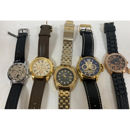 255 - Collection of 10 gents wristwatches including a Winner example (10)