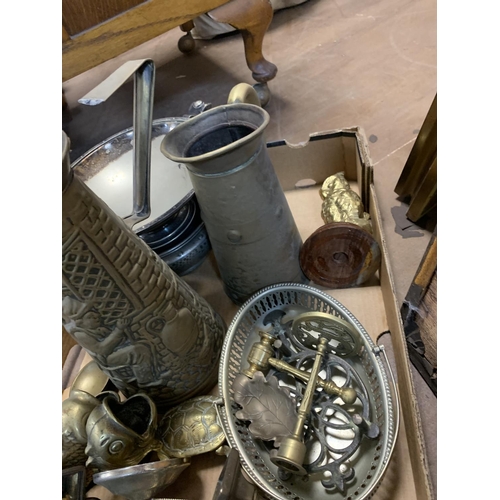 409 - Collection of brassware and other metalware including 2 brass jugs, clocks etc (Qty)