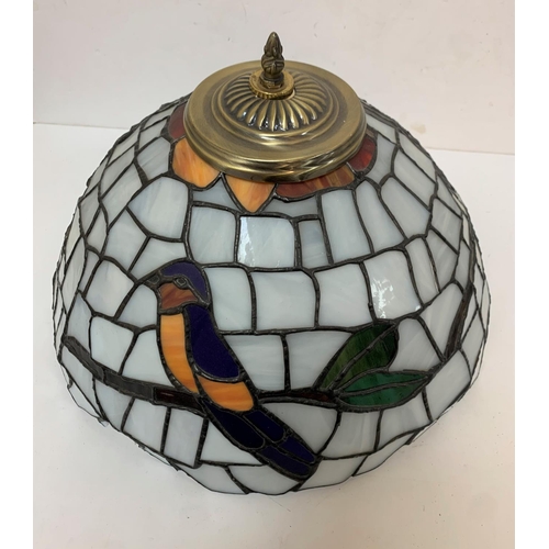 501 - Fine quality Tiffany style lamp shade with bird decoration