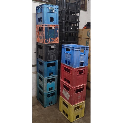 476 - Collection of vintage crates (Qty)