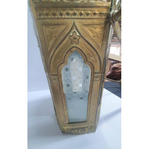 33 - Antique ecclesial church lantern in gilded metal and etched glass,

57cm tall