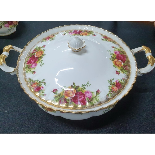 118 - Large quantity of Royal Albert 