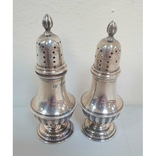 4 - Pair of London 1907 pepper pots,

73 grams