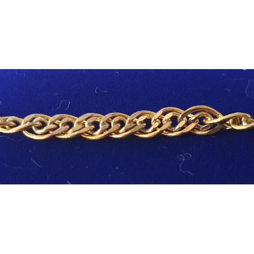 127 - 9ct yellow gold oval link bracelet in presentation case,

3.4 grams             16cm long