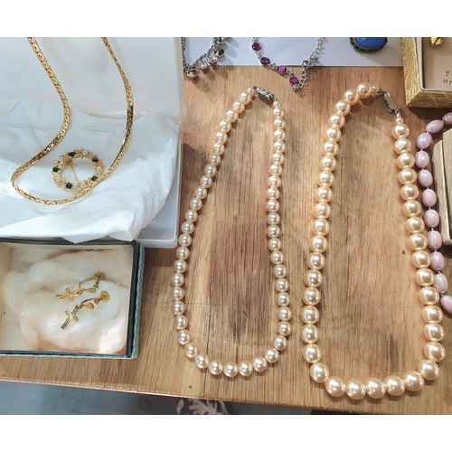 69 - Large quantity of good quality boxed vintage and modern costume jewellery including a silver bracele... 