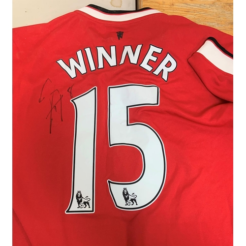 194 - 2 Signed Manchester United Tops, 2014 Tops