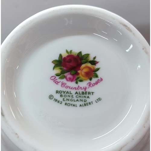 465 - Collection of ceramics including Royal Albert Country Roses, trinkets boxes and Bradex Shakespeare c... 