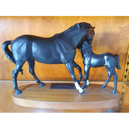 503 - Beswick Black Beauty & foal on wooden plinth, Connoisseur Series