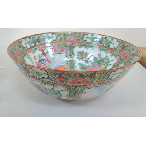 514 - Chinese Canton extensively decorated ceramic bowl