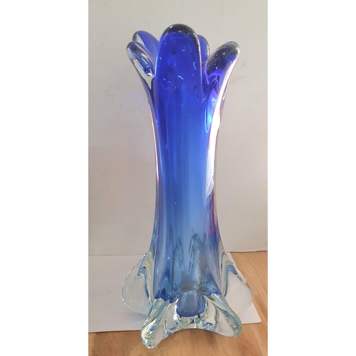 530 - Vintage Murano blue glass vase together with a Murano Seguso Sommerso centre piece (2),

Vase is 28c... 