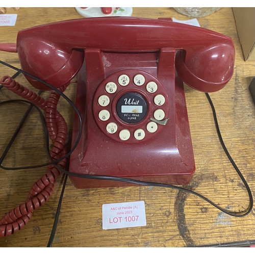 1007 - Old Bakelite telephone