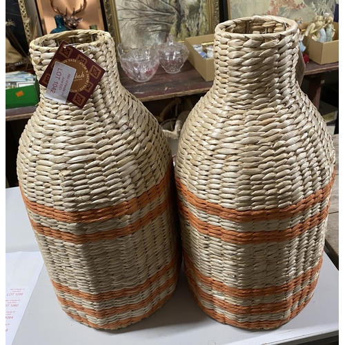 1042 - 2 Modern wicker floor vases