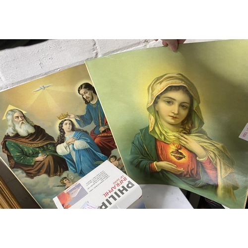 1064 - Unframed print of Jesus along side an unframed print of Mary