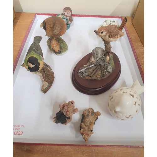 1229 - variety of different resin birds & animal figurines etc