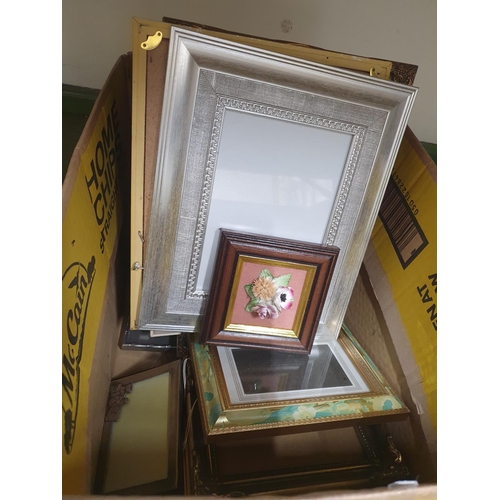 1233 - Box full of small photograph frames (Qty)