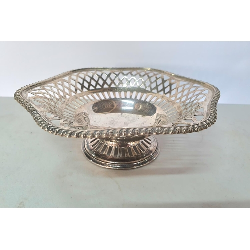 1 - Rare 1910 Chester silver bon bon dish,

165 grams