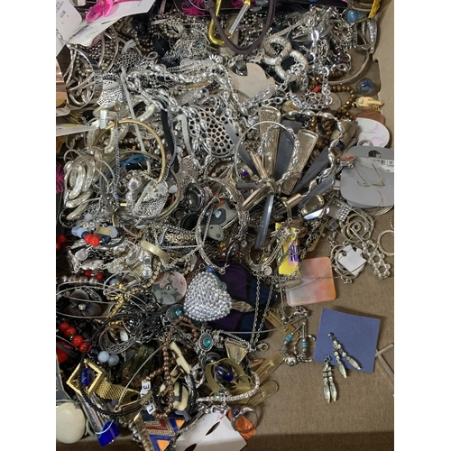 4 - Large quantity of costume jewellery including a jewellery carry box and contents (Qty)