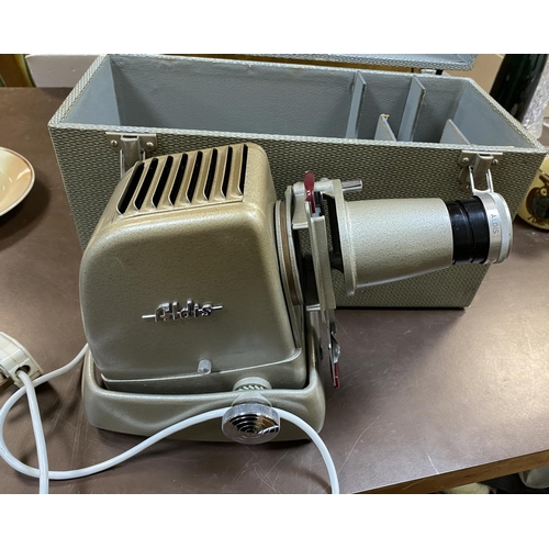 51 - Aldis 20thC boxed projector