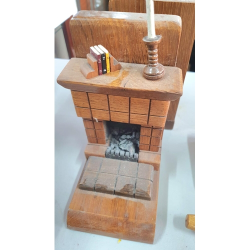 88 - Good quality box of treen items to include a pair of book ends in the form of a fireplace, a small b... 