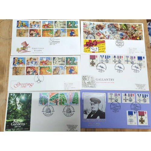 199 - Box of 1990s QEII first day covers, virtually all with special postmarks, many Benhams, (Qty),

some... 