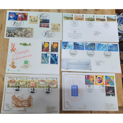 199 - Box of 1990s QEII first day covers, virtually all with special postmarks, many Benhams, (Qty),

some... 