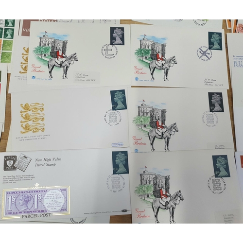 201 - Box of 1970s-2000s QEII first day cover Machin definitives, many with special postmarks, including h... 