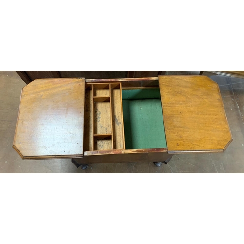 365 - Early/mid 20thC large sewing box with internal container