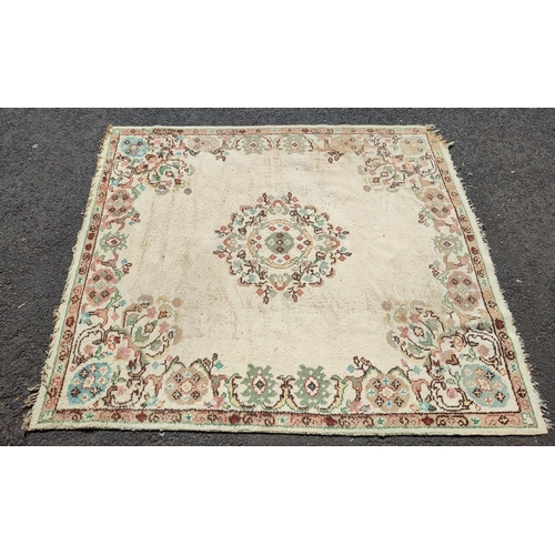 367 - Large floral carpet

268 x 230 cm