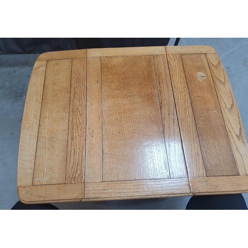 384 - Small Oak drop-leaf side table