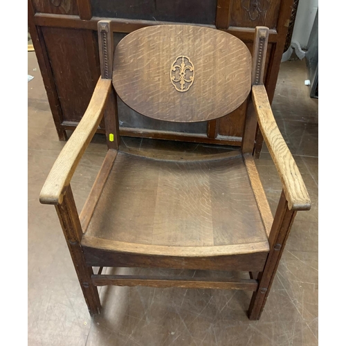 413 - Unusual early 20thC Oak hall chair