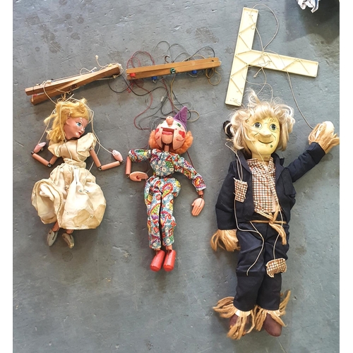 76 - Three vintage puppets including a Worzel Gummidge figure, probably Pelham (3)