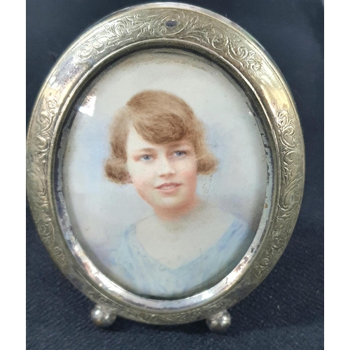 233 - Fine quality, unsigned, early 20thC oval portrait of a young lady in a nicely etched free-standing G... 