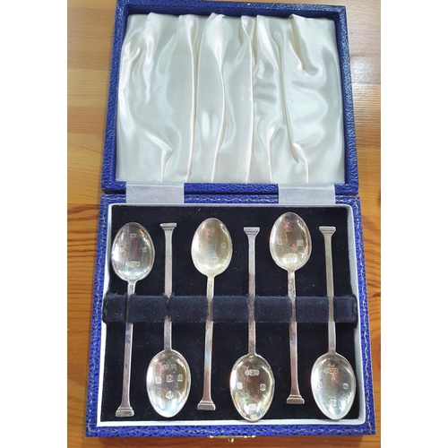 3 - Cased set of 6 Sheffield 1971 silver hobnail tea-spoons

45g